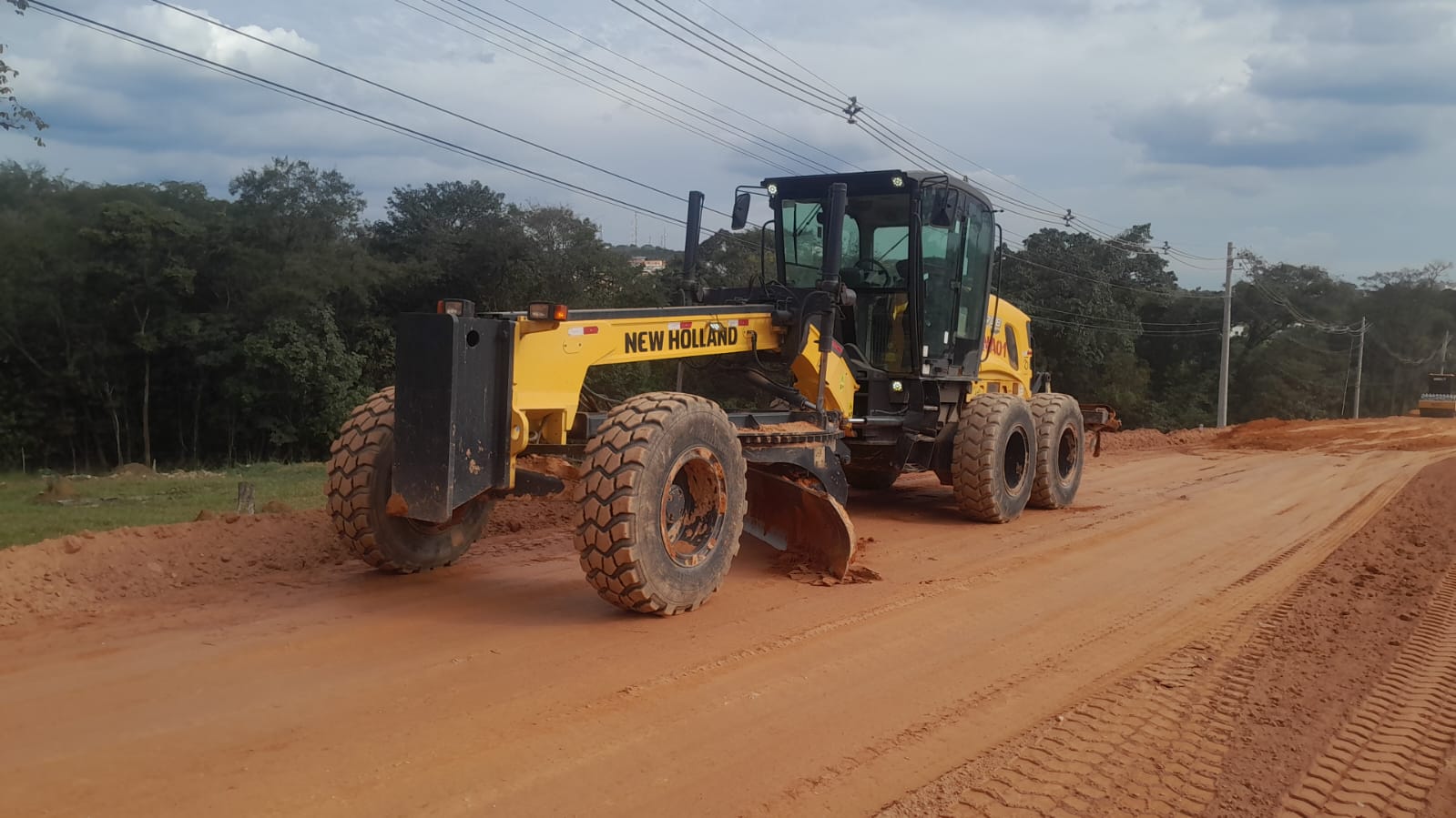 Motoniveladora New Holland RG170B